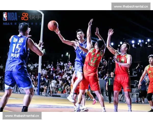 激烈角逐展篮球魅力球队协作与个人技艺交织成精彩比赛瞬间
